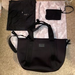 Landon Medium Carryall Bag